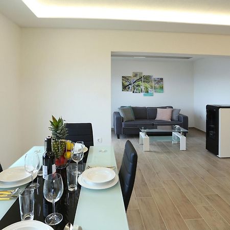 Villa Dragi With Pool, Sauna, & Whirlpool 奥帕提亚 客房 照片