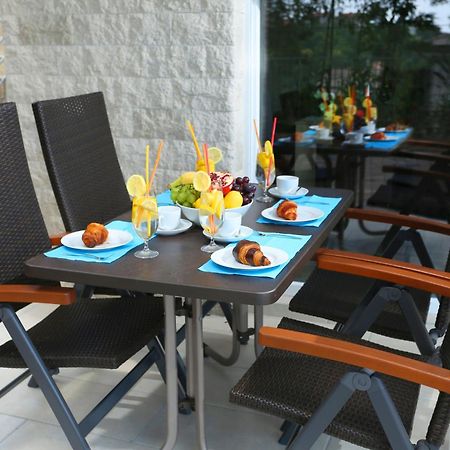 Villa Dragi With Pool, Sauna, & Whirlpool 奥帕提亚 客房 照片