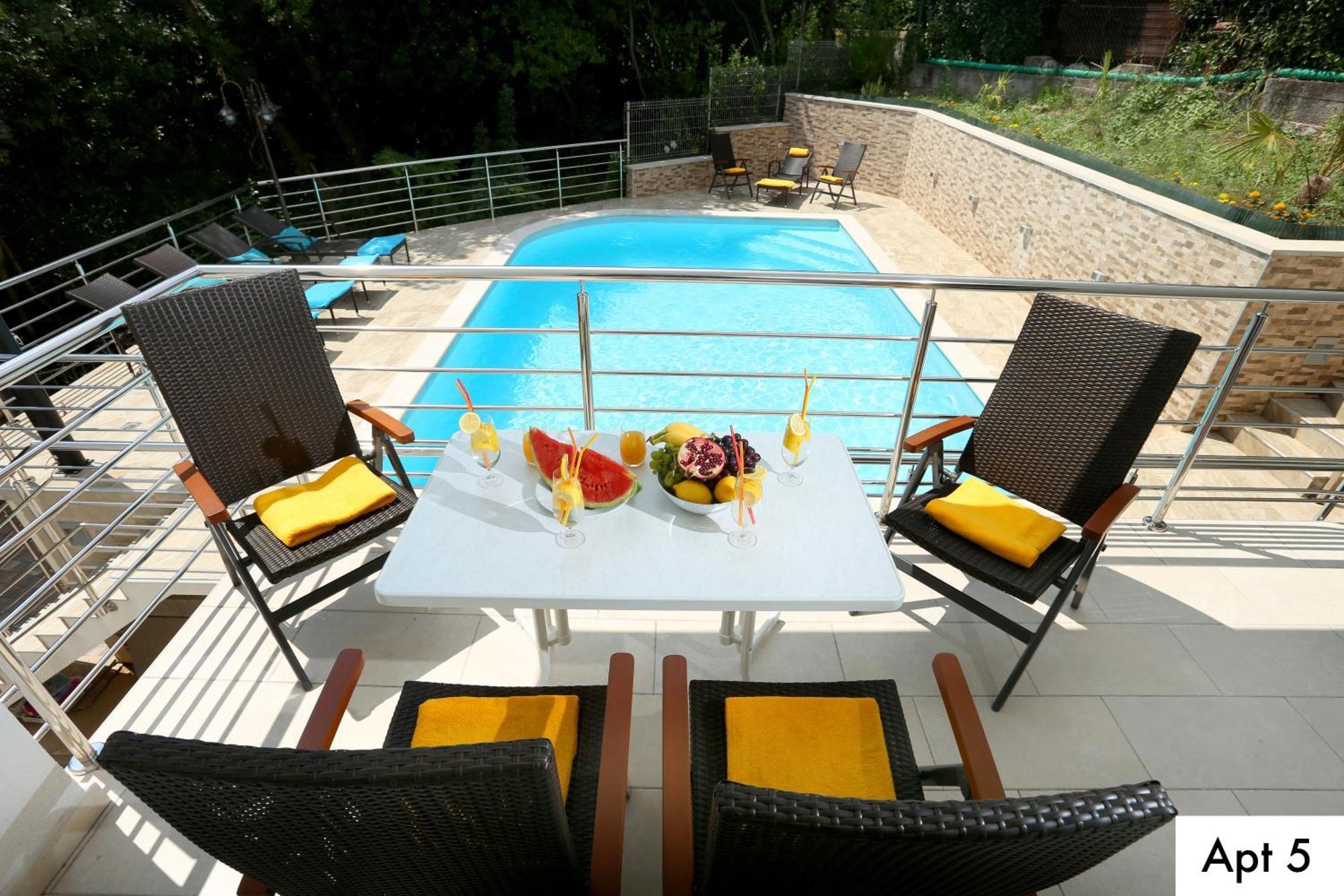 Villa Dragi With Pool, Sauna, & Whirlpool 奥帕提亚 客房 照片