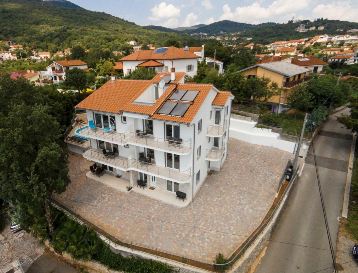 Villa Dragi With Pool, Sauna, & Whirlpool 奥帕提亚 外观 照片