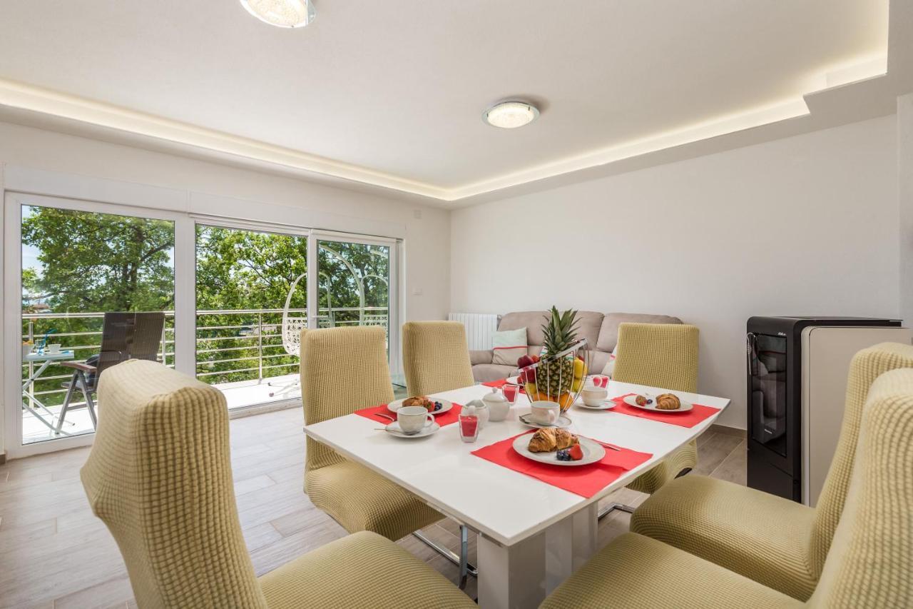 Villa Dragi With Pool, Sauna, & Whirlpool 奥帕提亚 外观 照片